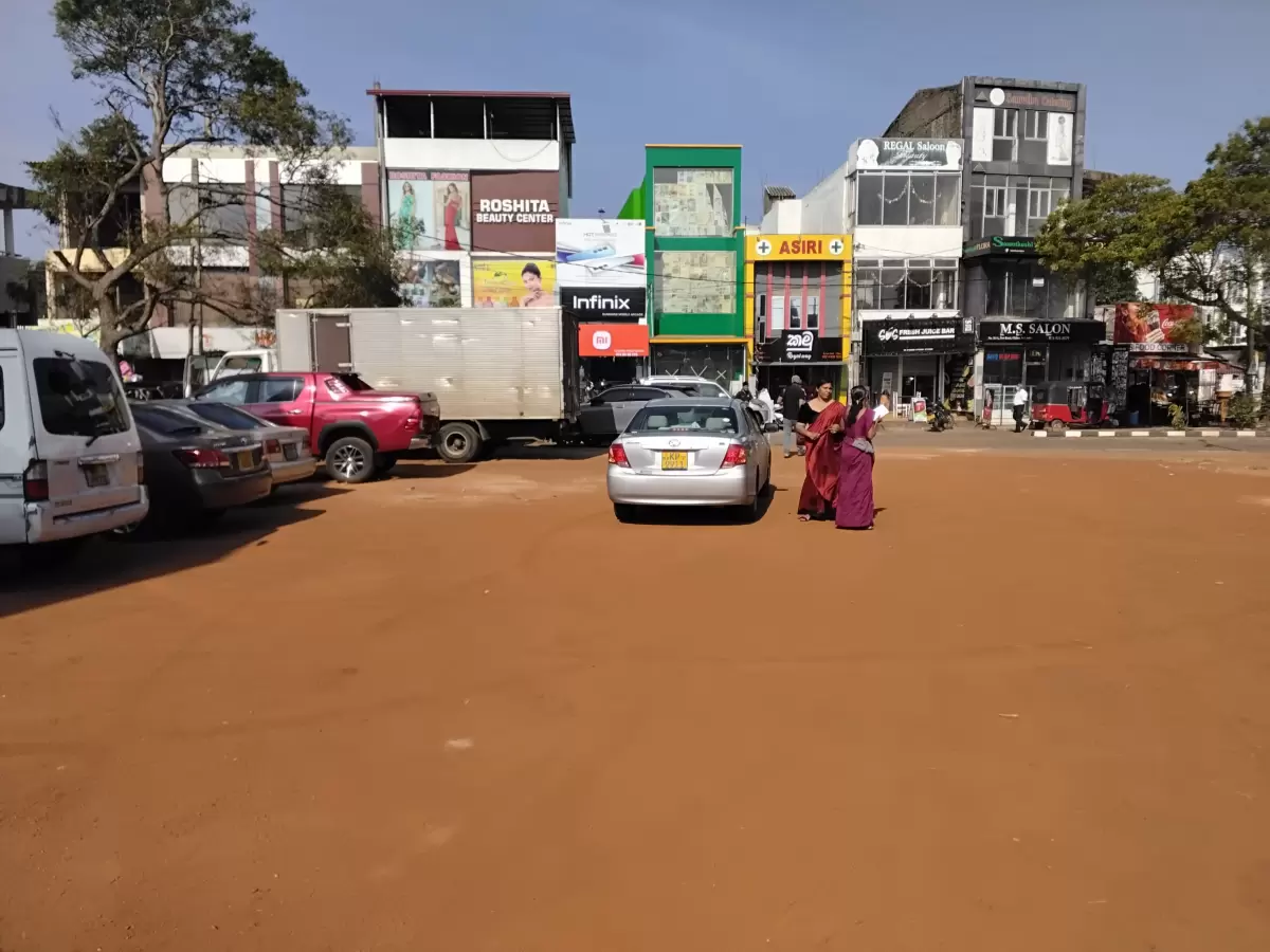 Pearl Parking Area